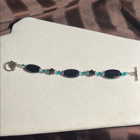 Elegant Black and Blue Crystal Beaded Bracelet - Picture 1 of 1